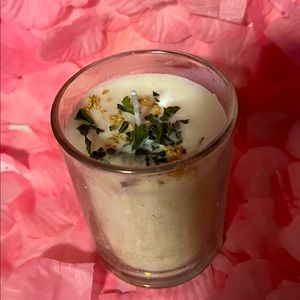 Peppermint coconut orange candle.